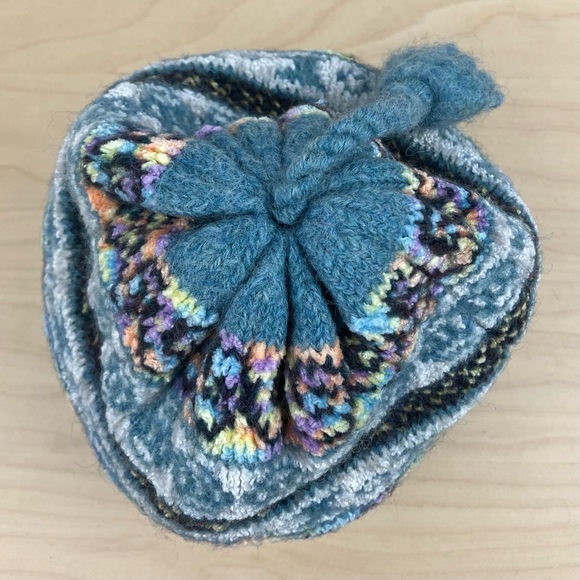 Turtle Fur Winter Beanie Hat With Tassel Wool Yarn Blend Blue Multicolor Adult - Picture 4 of 9